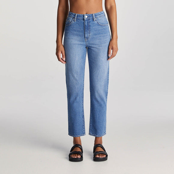 Hi Slim Straight Crop Jean | Blue Chateau